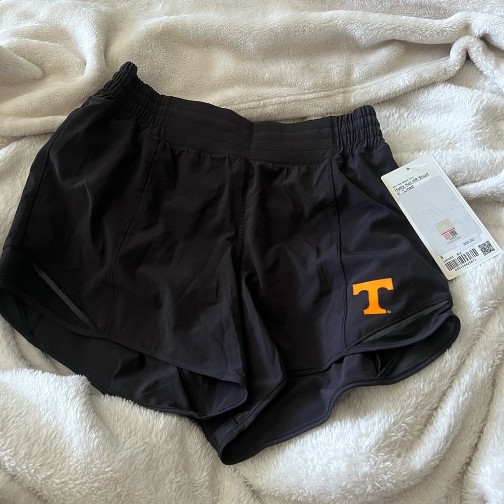 TENNESSEE X LULULEMON HOTTY HOT HIGH-RISE SHORT 4in Black size 8 - Picture 3 of 7